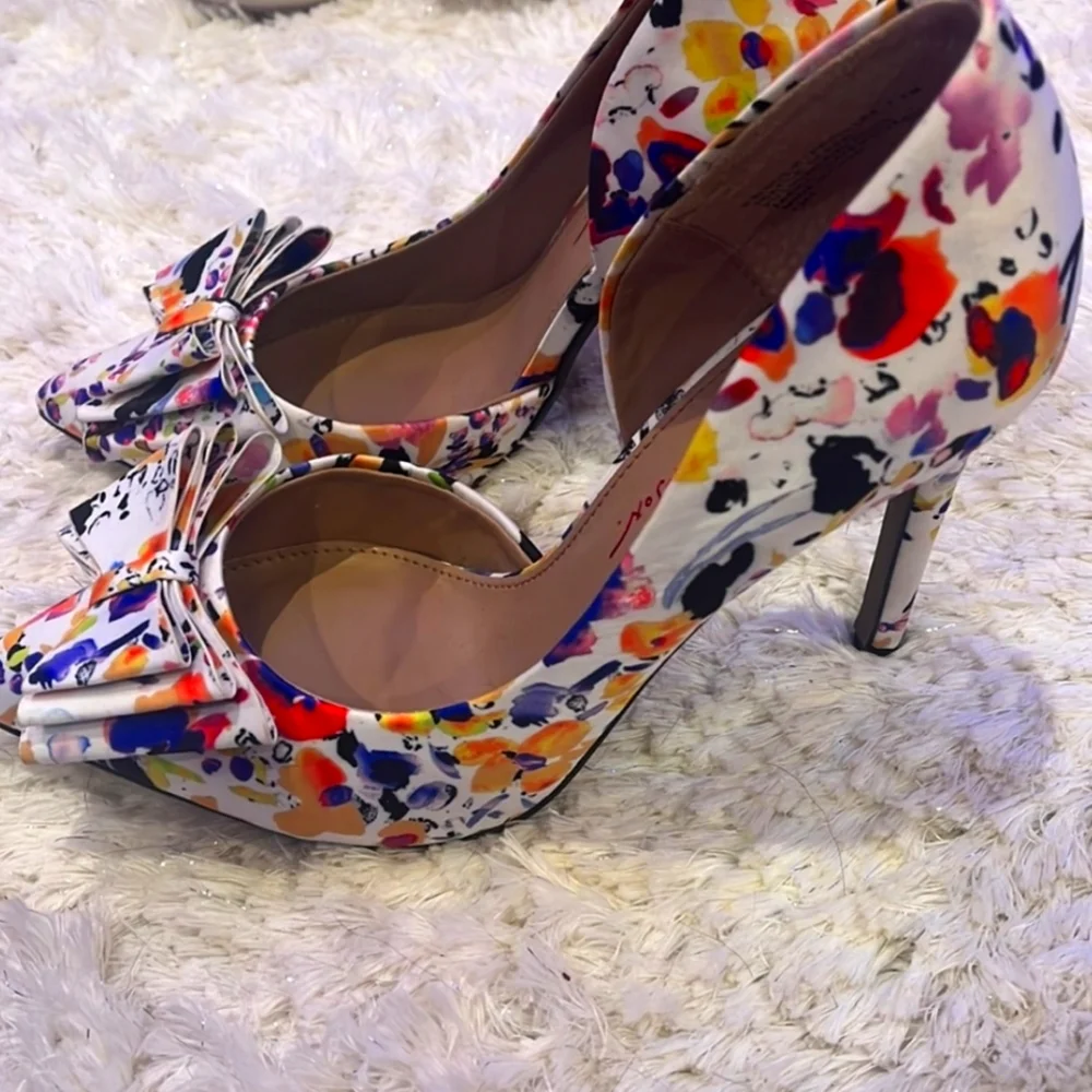 Betsey Johnson Floral Print Heels Size 7.5 - Picture 5 of 6